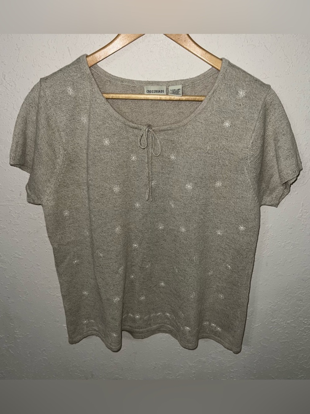 Crossroads linen cotton blend knit floral embroidered tie front top Size Large.